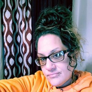 Meet your Posher, Gloria